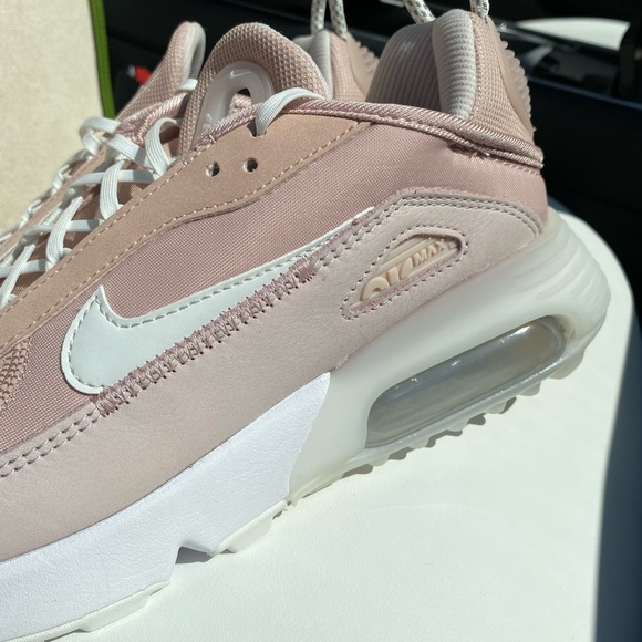 Nike Womens Air Max 2090 Pink Oxford Summit White - Picture 11 of 16